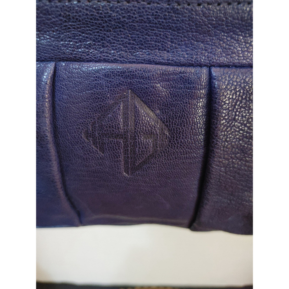 KAGE Leather Shoulder Bag - Picture 4 of 9